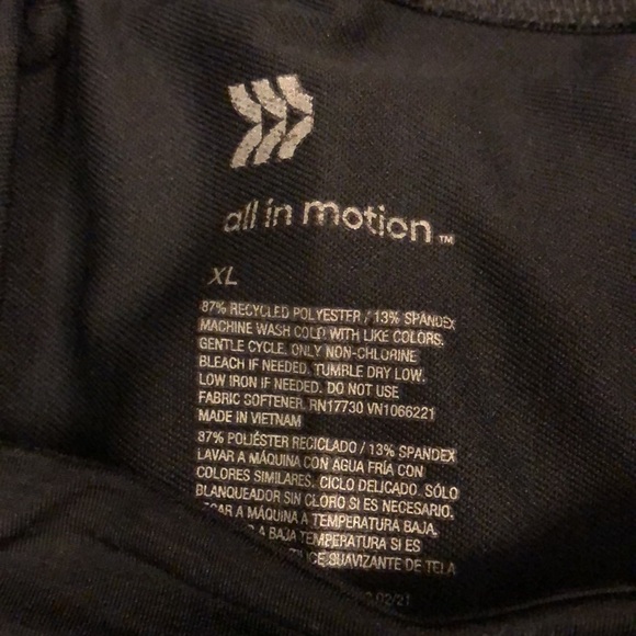 All in Motion (3) cold weather Performance shirts - Picture 2 of 7